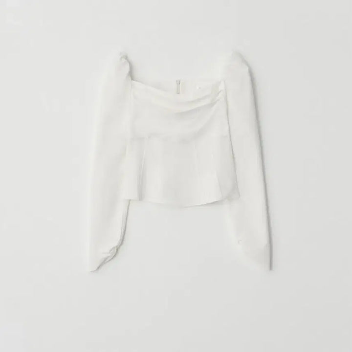 [SOLD OUT] 새상품) 제니오 클린 스퀘어 블라우스 아이보리 S