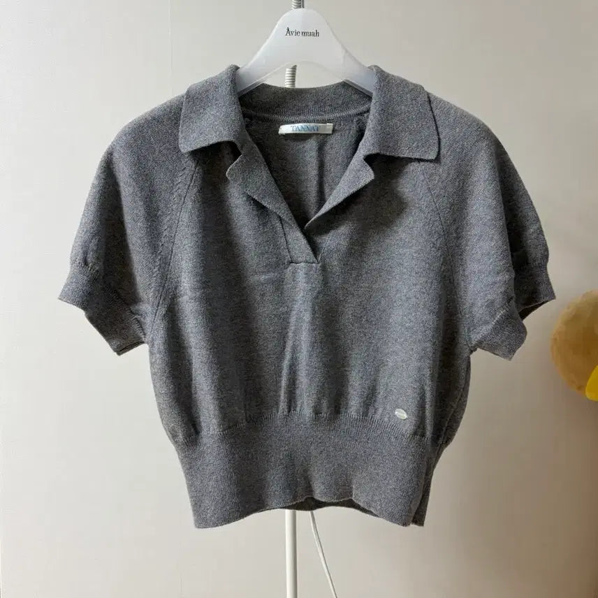 [SOLD OUT] 타낫 크롭 니트 그레이