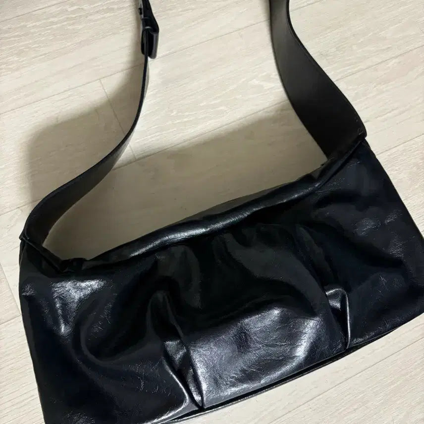 [BUNJANG] Martin Plan Hala Bag Black Shoulder Bag / [마틴플랜] 할라백 블랙 hala bag black