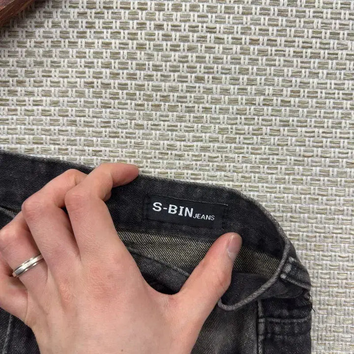 [SOLD OUT] 빈티지 워싱 흑청바지 S M14602