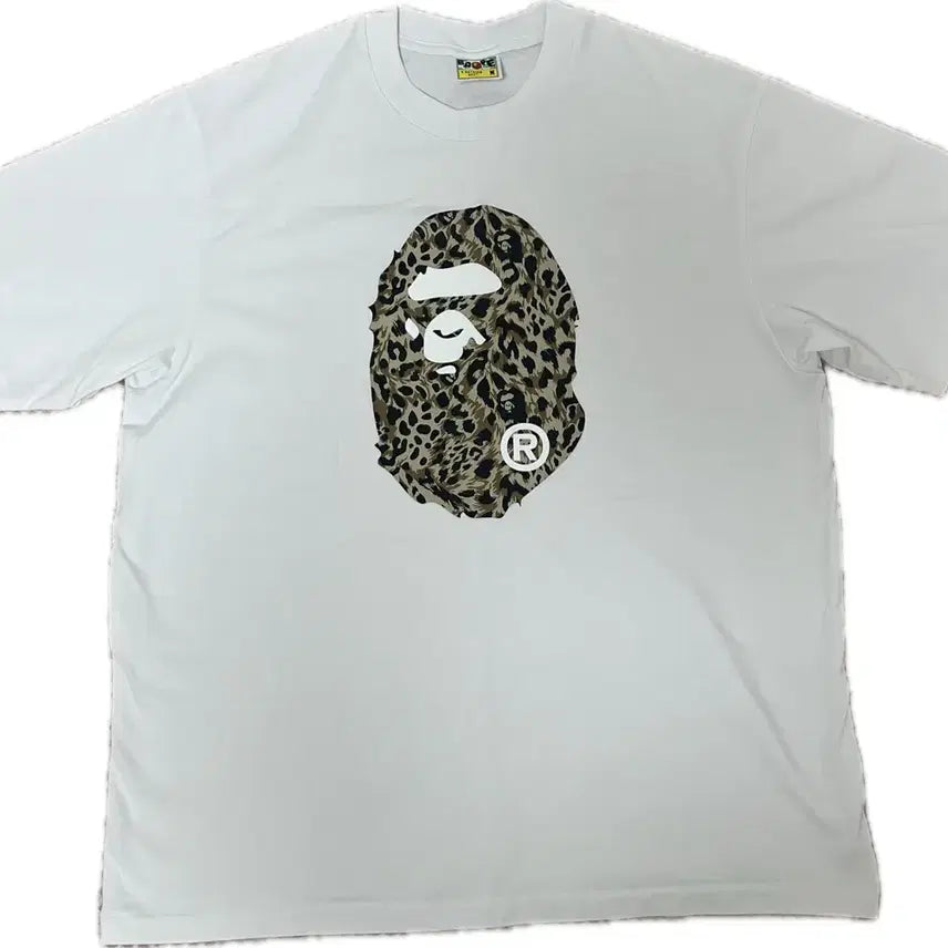 [BUNJANG] BAPE Wild Leopard Pattern Relaxed White T-shirt (M) / 베이프 와일드 레오파드 패턴 에이프 헤드 릴렉스드 화이트 반팔 티셔츠 m