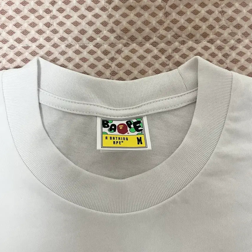 [BUNJANG] BAPE Wild Leopard Pattern Relaxed White T-shirt (M) / 베이프 와일드 레오파드 패턴 에이프 헤드 릴렉스드 화이트 반팔 티셔츠 m