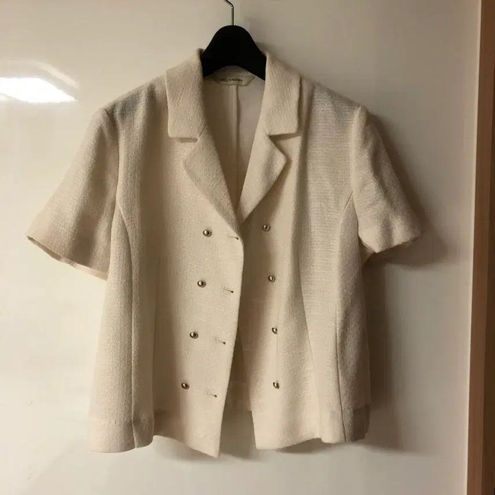 [BUNJANG] Wellknown Tweed Double-Button Jacket / 웰노운 더블단추 트위드 반팔 자켓 올드머니룩 출근룩 골드버튼