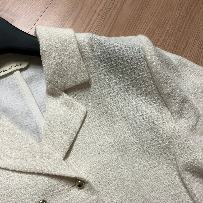 [BUNJANG] Wellknown Tweed Double-Button Jacket / 웰노운 더블단추 트위드 반팔 자켓 올드머니룩 출근룩 골드버튼
