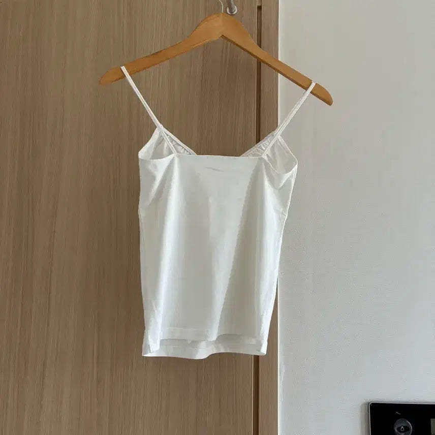 [SOLD OUT] 리즈 클린 셔링 슬리브리스 Clean shirring sleeveless