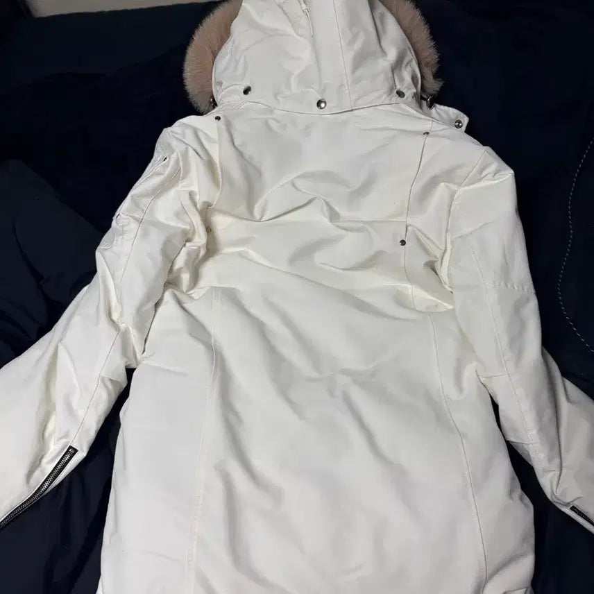 [BUNJANG] Moose Knuckles Stirling White Down Jacket / 무스너클 스틸링 화이트