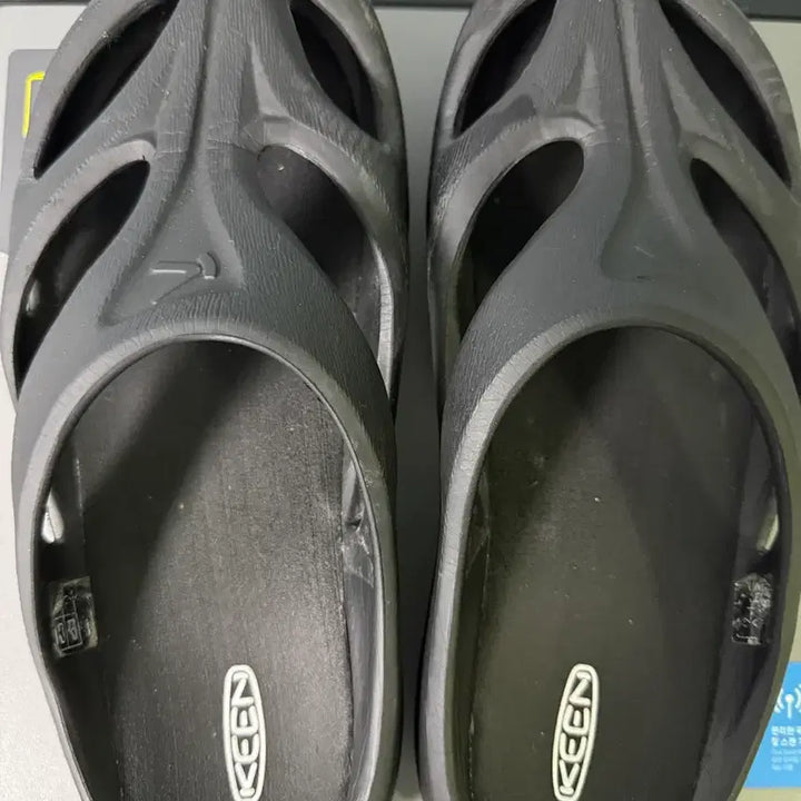 [SOLD OUT] 킨 샨티 슬라이드 Black 270mm