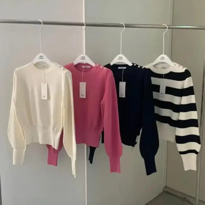 [BUNJANG] Poster Button Puff Crop Knit Top / 도매택 포스터poster버튼퍼프 크롭니트 아이보리 위아마크들리프영띵미엘