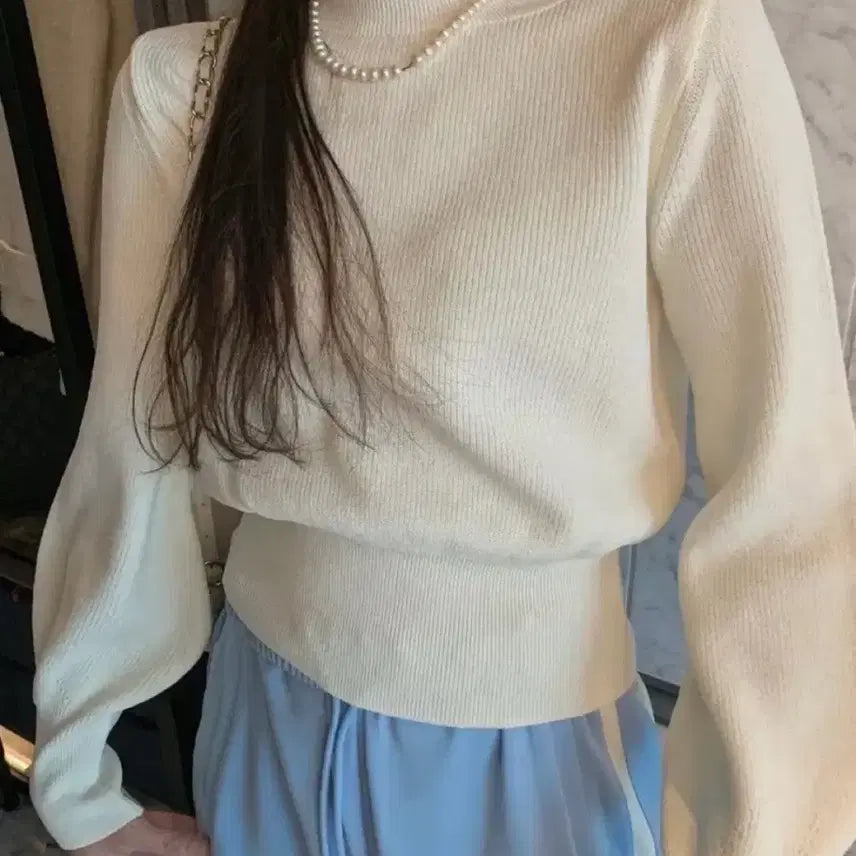 [BUNJANG] Poster Button Puff Crop Knit Top / 도매택 포스터poster버튼퍼프 크롭니트 아이보리 위아마크들리프영띵미엘