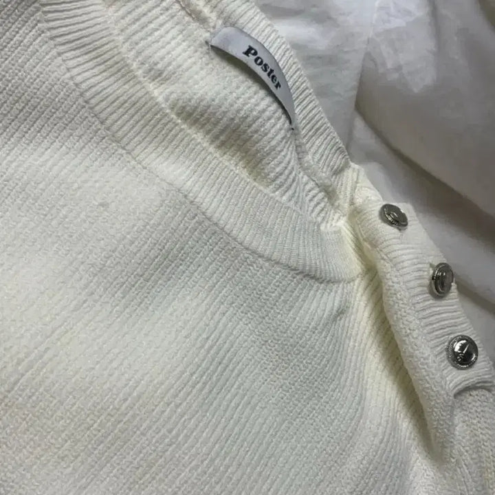 [BUNJANG] Poster Button Puff Crop Knit Top / 도매택 포스터poster버튼퍼프 크롭니트 아이보리 위아마크들리프영띵미엘