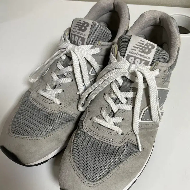 [BUNJANG] New Balance 996 Gray Sneakers / (275) 뉴발란스 996 그레이