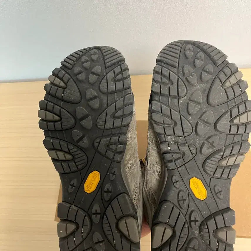 [SOLD OUT] 머렐 남성 모압 3 미드 고어텍스 트레킹화 M25A1-MMG003