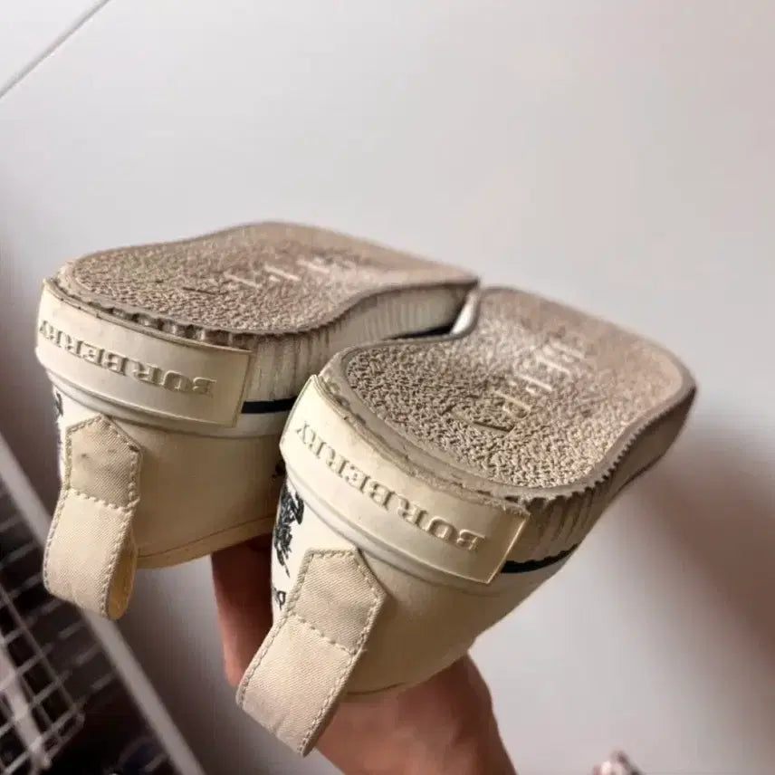 [BUNJANG] Burberry Sneakers / 버버리 스니커즈