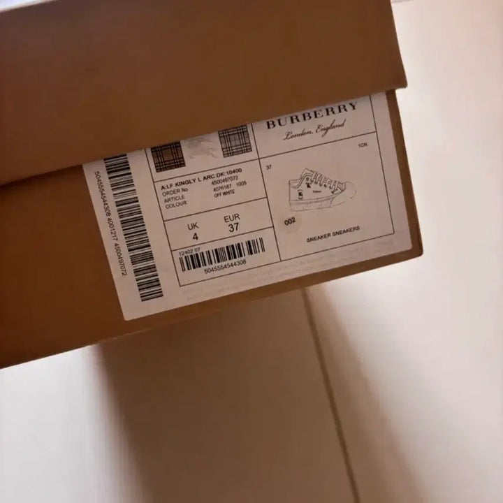 [BUNJANG] Burberry Sneakers / 버버리 스니커즈