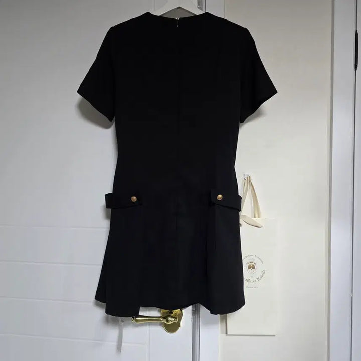 [BUNJANG] Black Short-Sleeve Dress / 원피스(새상품)