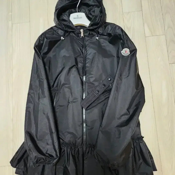 [SOLD OUT] 몽클레어 사르셀 바람막이