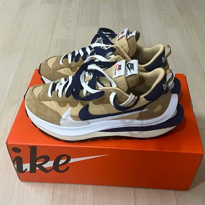 [BUNJANG] Nike x Sacai Vaporwaffle Sesame and Blue Void Sneakers / 나이키 x 사카이 베이퍼와플 세서미 앤 블루 보이드 280