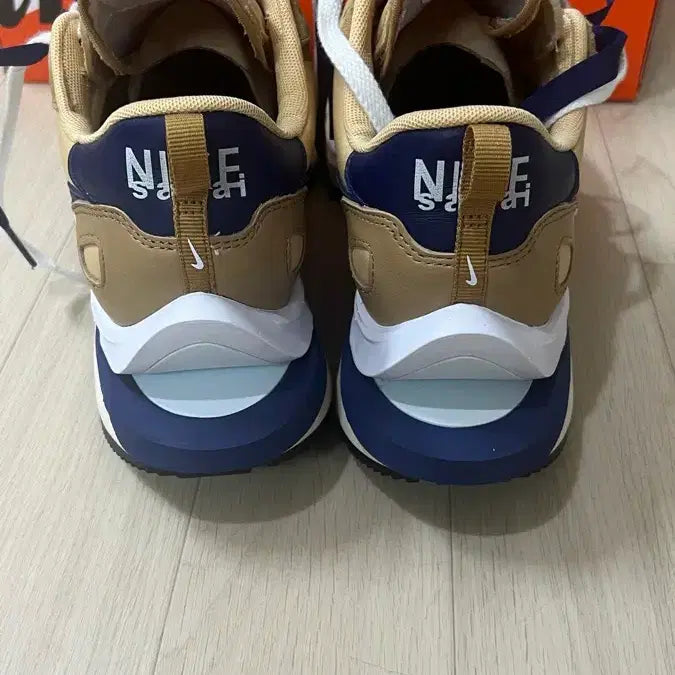 [BUNJANG] Nike x Sacai Vaporwaffle Sesame and Blue Void Sneakers / 나이키 x 사카이 베이퍼와플 세서미 앤 블루 보이드 280