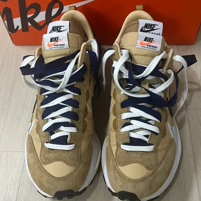 [BUNJANG] Nike x Sacai Vaporwaffle Sesame and Blue Void Sneakers / 나이키 x 사카이 베이퍼와플 세서미 앤 블루 보이드 280