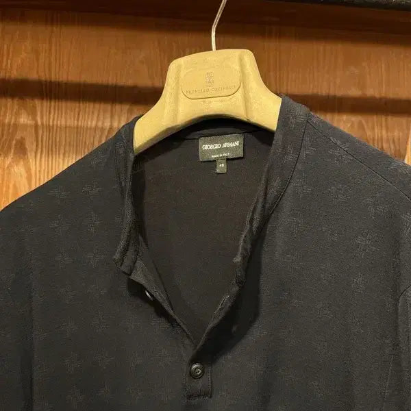 [BUNJANG] Giorgio Armani Henley Neck Slim Fit Shirt / 조르지오아르마니 헨리넥 슬림100