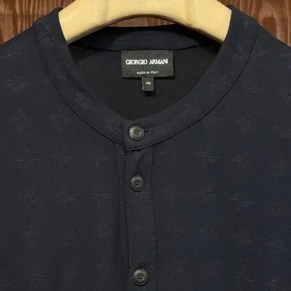 [BUNJANG] Giorgio Armani Henley Neck Slim Fit Shirt / 조르지오아르마니 헨리넥 슬림100