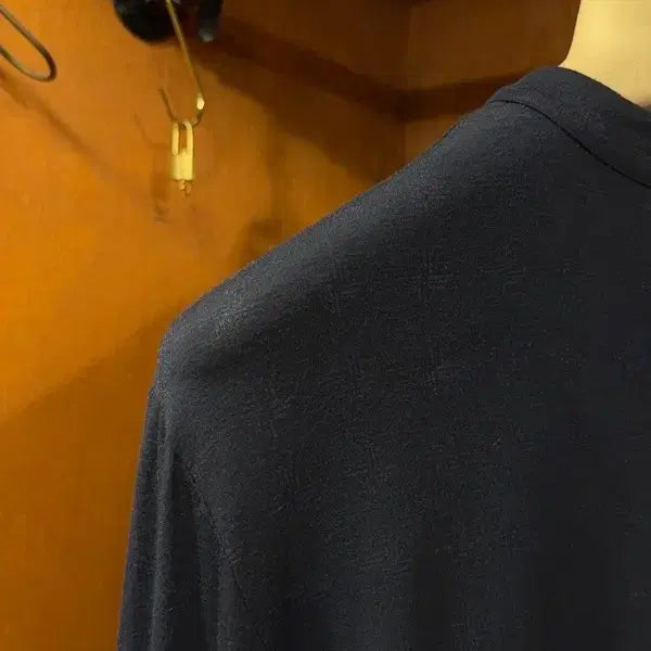 [BUNJANG] Giorgio Armani Henley Neck Slim Fit Shirt / 조르지오아르마니 헨리넥 슬림100