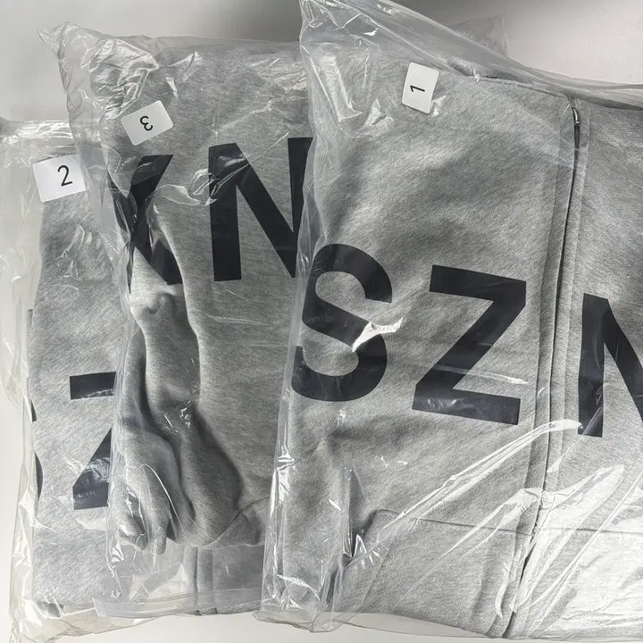 [BUNJANG] Yeezy Korea Hoodie Zip-up (Size 1, 2, 3) - Sealed / yeezy 이지 KOREA 후드집업 사이즈 123 미개봉