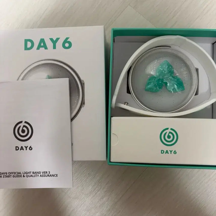 [SOLD OUT] 데이식스 day6 마데워치 3 응원봉 판매합니다