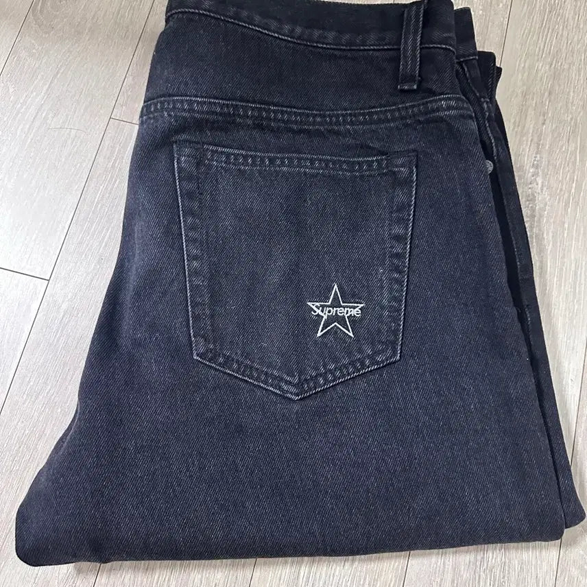 [BUNJANG] Supreme Regular Jeans 32 / 슈프림 레귤러진 32 새상품 26SS