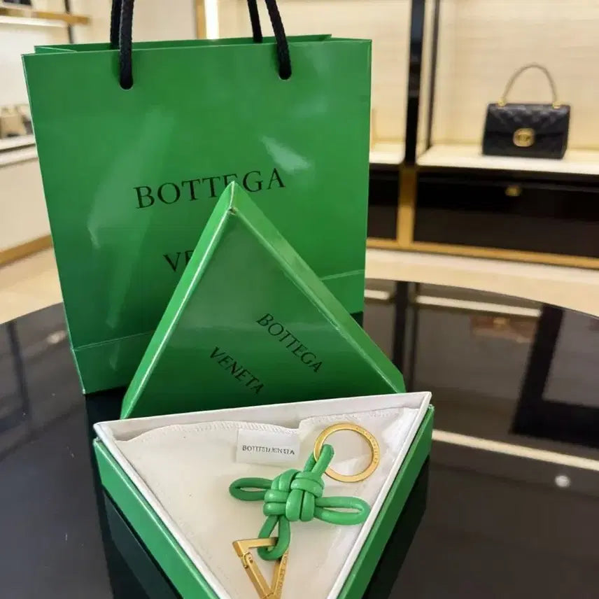 [BUNJANG] Bottega Veneta Green Knotted Keyring / 보테가베네타 그린 매듭 키링