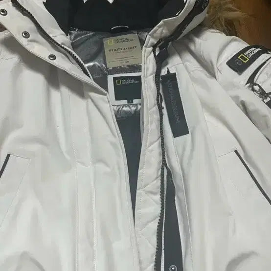[SOLD OUT] 내셔널지오그래픽 타루가 흰색 패딩