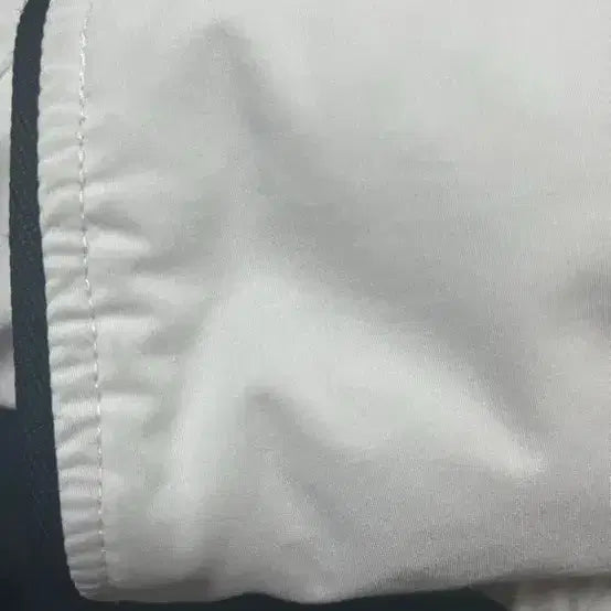 [SOLD OUT] 내셔널지오그래픽 타루가 흰색 패딩