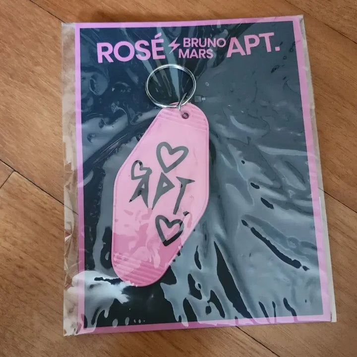 [BUNJANG] Blackpink Rosé APT Keyring Key Chain (Sealed) / [판매] 블랙핑크 로제 apt 굿즈 키링 키체인 미개봉