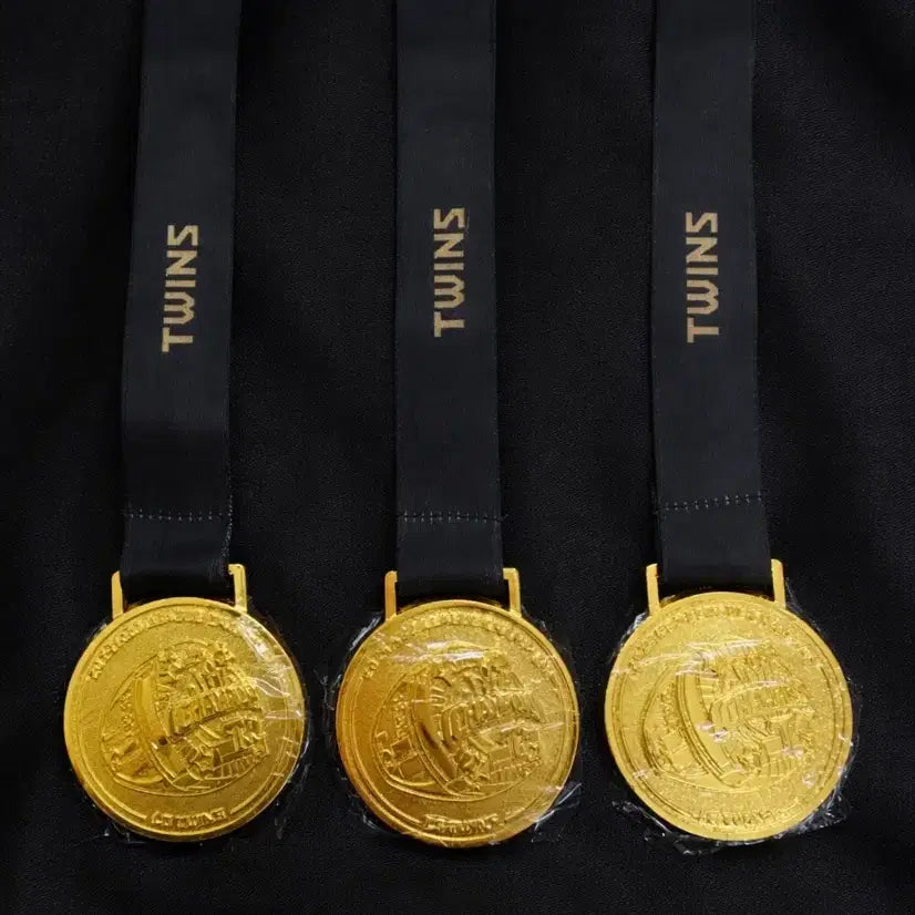 [BUNJANG] LG Twins Unified Championship Medal Bundle Set / 일괄 LG 트윈스 통합 우승 메달 3개 (최저가)
