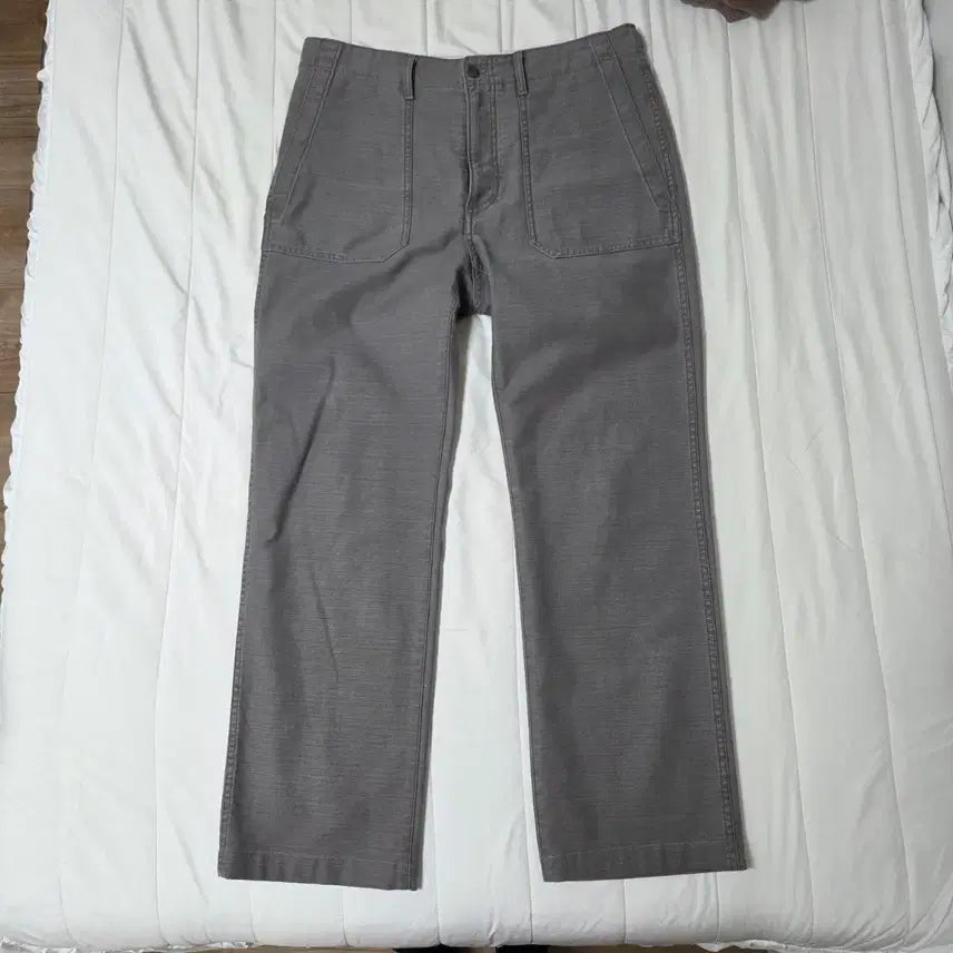 [BUNJANG] Pottery Back Satin Slim Straight Fatigue Pants Gray Khaki / 포터리 백사틴 슬림 스트레이트 퍼티그 팬츠 2 그레이 카키 / 바지 워크