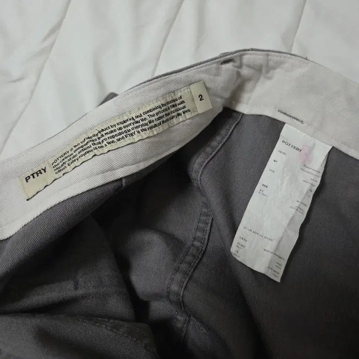 [BUNJANG] Pottery Back Satin Slim Straight Fatigue Pants Gray Khaki / 포터리 백사틴 슬림 스트레이트 퍼티그 팬츠 2 그레이 카키 / 바지 워크