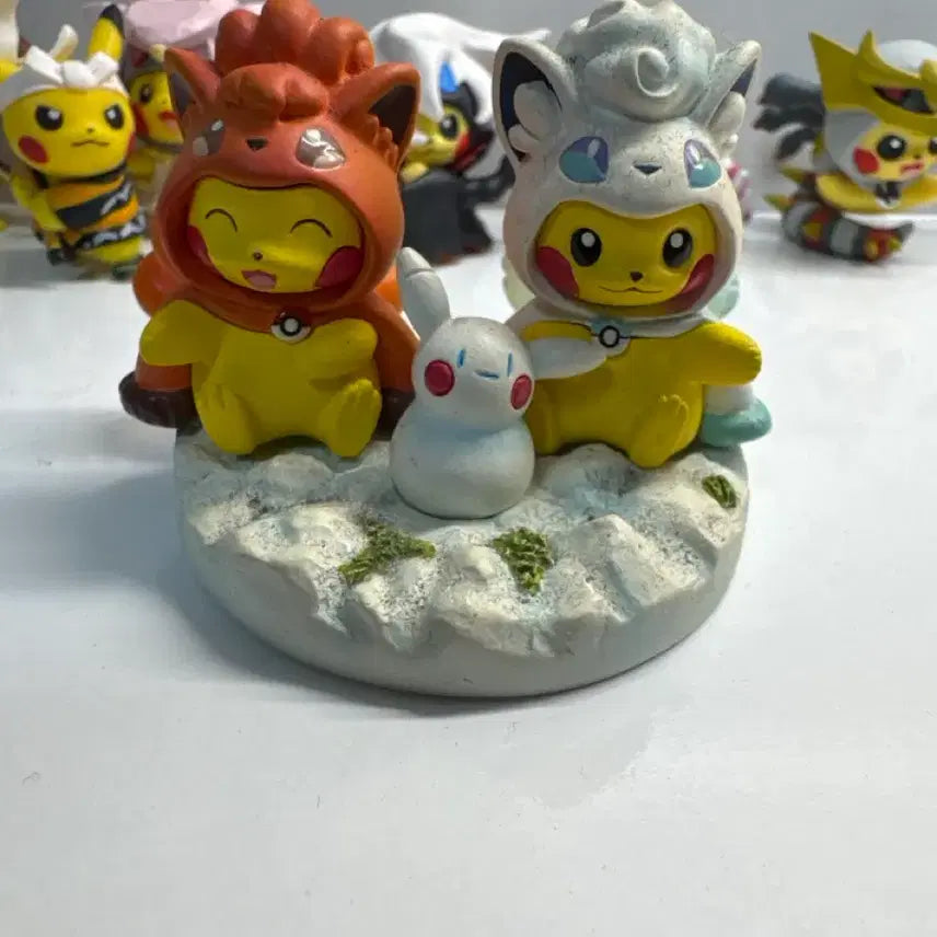 [BUNJANG] Pokemon Pikachu Ponchachu Figure / 포켓몬 피카츄 판쵸츄