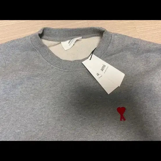 [BUNJANG] Ami Small Heart Logo Sweatshirt / 아미(ami) 21년 스몰하트로고 맨투맨 판매합니다