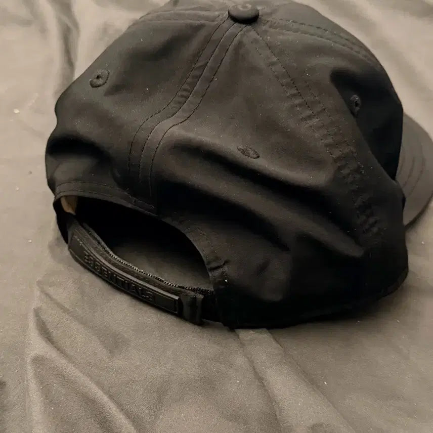 [BUNJANG] Fear of God Essentials Black Strap Bag / 피어오브갓 에센셜 블랙 스트랩백