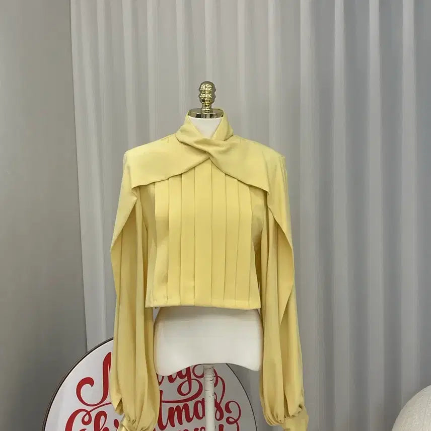 [BUNJANG] Yellow Balloon Sleeve Cropped Blouse / 촤르르 옐로우 블라우스 택포 33,000원