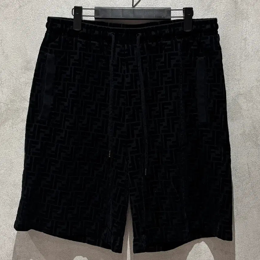 [BUNJANG] Fendi FF Logo Velvet Bermuda Shorts / [정품/50] 펜디 FF 로고 벨벳 버뮤다 팬츠