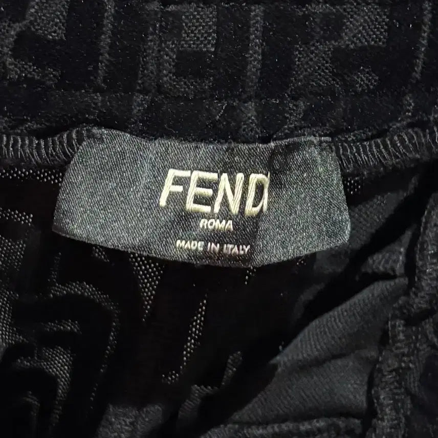 [BUNJANG] Fendi FF Logo Velvet Bermuda Shorts / [정품/50] 펜디 FF 로고 벨벳 버뮤다 팬츠