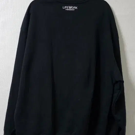 [SOLD OUT] 라이프워크 그래픽 블랙 맨투맨 티셔츠