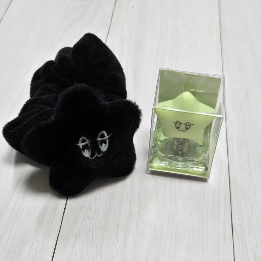 [BUNJANG] NCT 127 Johnny Jangasari Scrunchie &amp; Cap Charm Bundle Set / 엔시티 127 쟈니 쟌가사리 스크런치 캡참 일괄