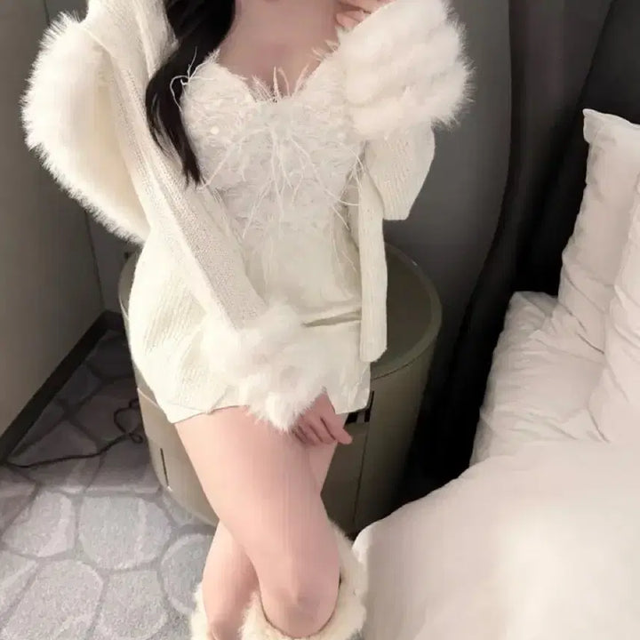 [BUNJANG] Lamielose Snow Sequin Faux Fur Cardigan / 에이블리 라멜로즈 - 스노우 시퀸 폭스퍼가디건