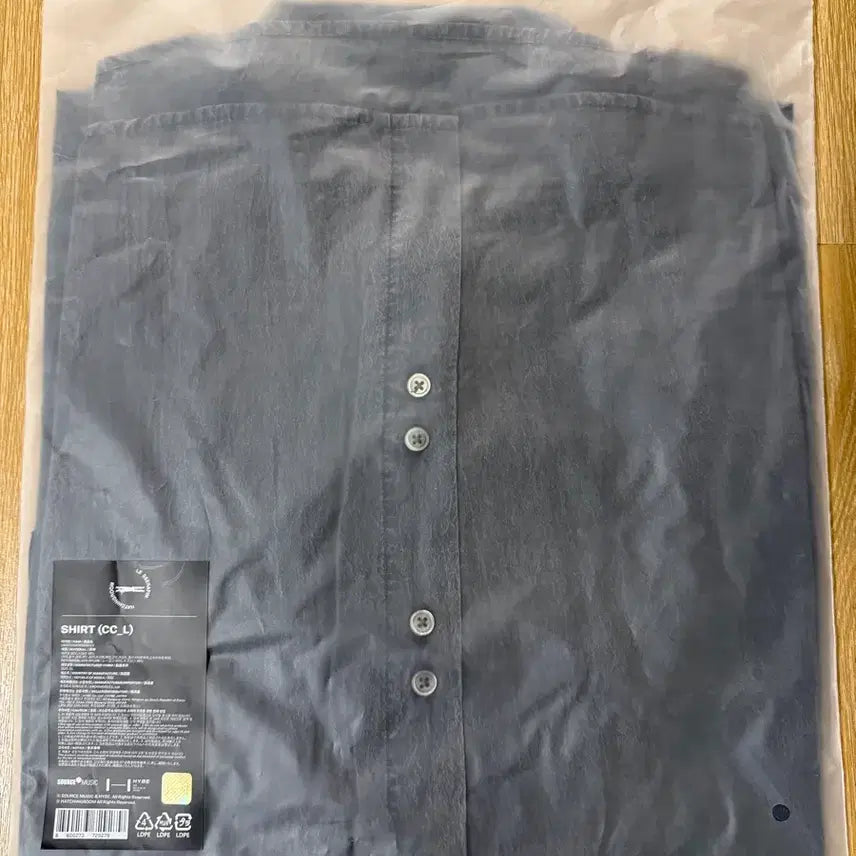 [BUNJANG] LE SSERAFIM Hatching Room Shirt (L Size) / 르세라핌 Hatching Room 셔츠 L사이즈