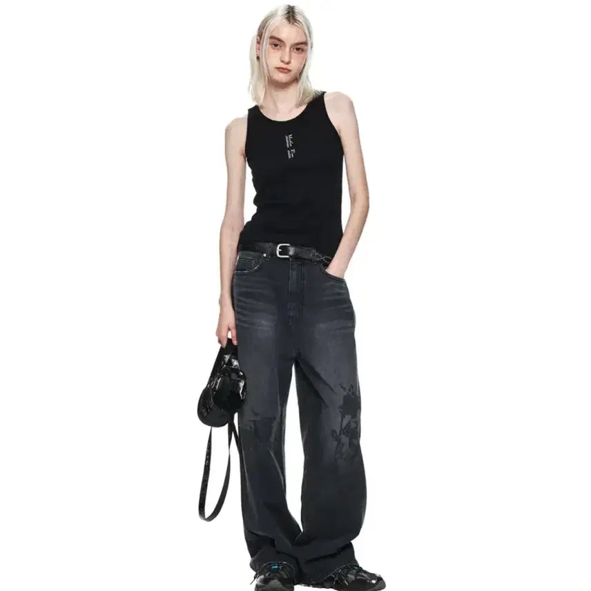 [BUNJANG] Matinkim Sleeveless Top (Black) / 마뗑킴 핀턱 슬리브리스(블랙)
