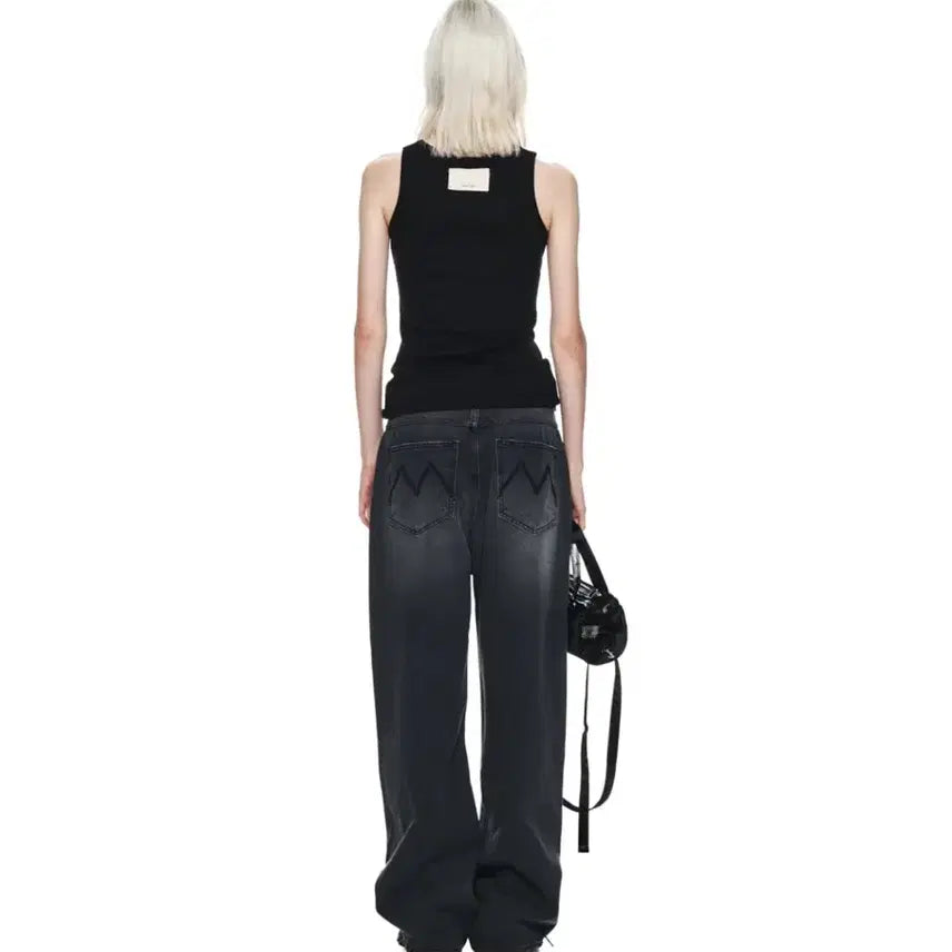 [BUNJANG] Matinkim Sleeveless Top (Black) / 마뗑킴 핀턱 슬리브리스(블랙)