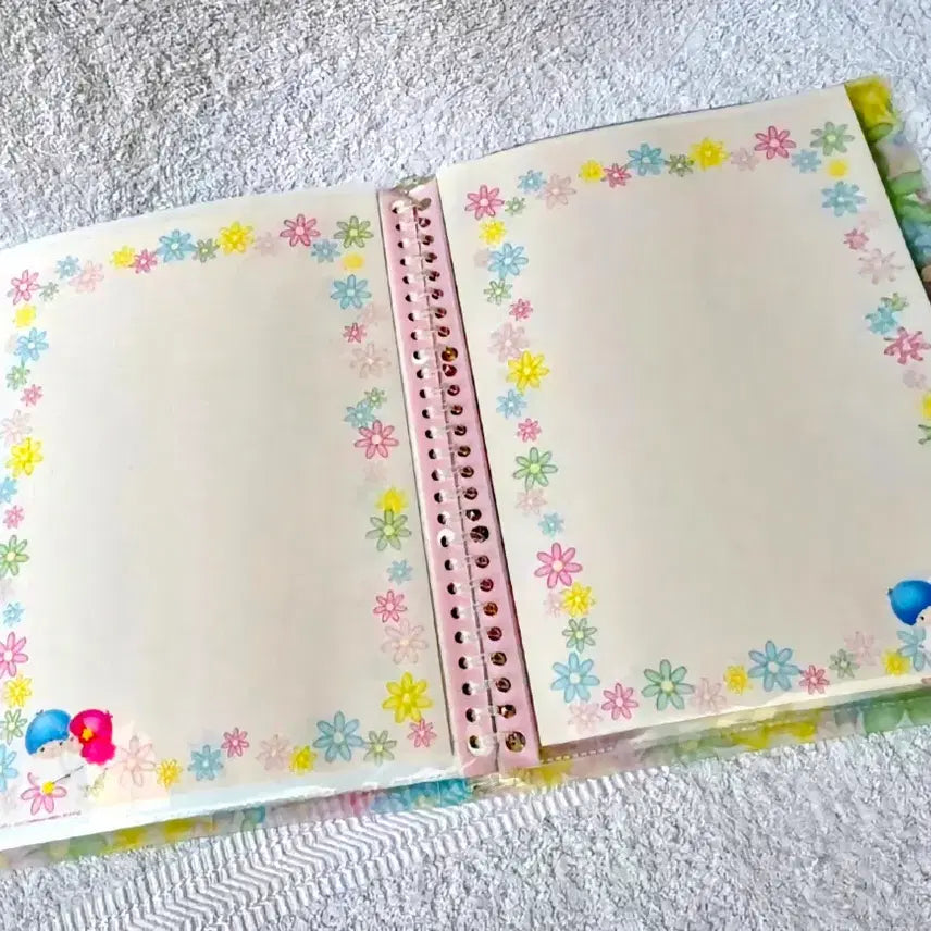 [BUNJANG] Kiki Lala A4 26-Hole Notebook / 키키라라다이어리 , A4리틀트윈스타 26공 노트 , 리틀트윈스타 다이어리