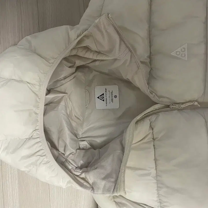 [BUNJANG] 나이키 ACG 화이트 패딩 자켓 L / 나이키 ACG 화이트 패딩 자켓 L